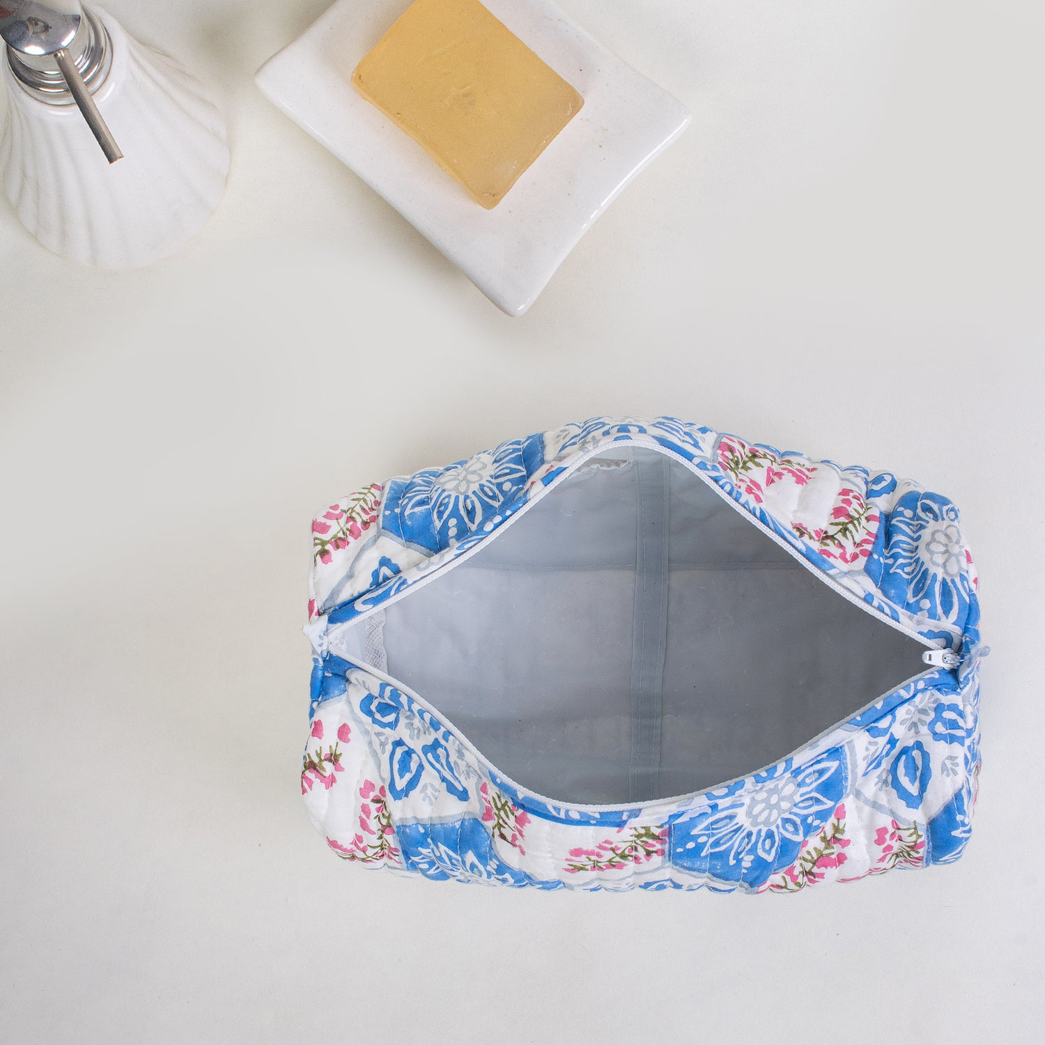 Best Toiletry Bag For Men & Women