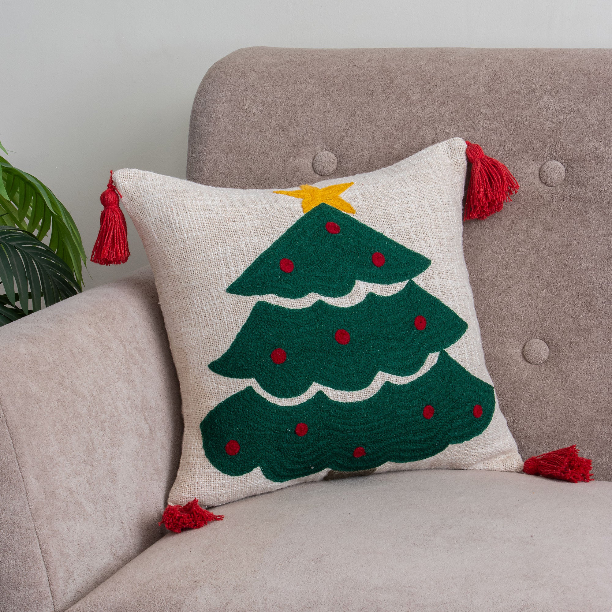 Christmas Tree Tufted Cushion Cover with Star