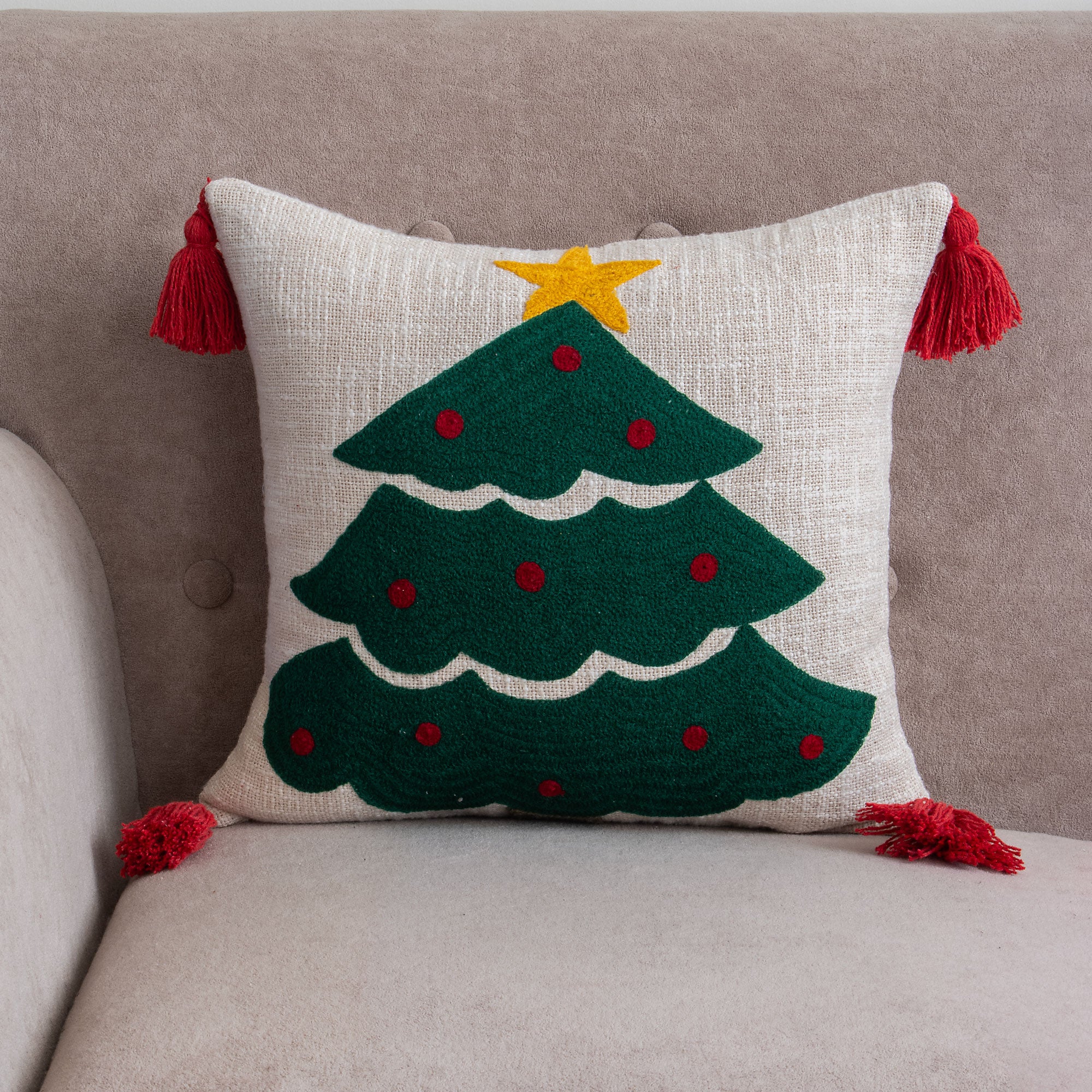 Christmas Tree Tufted Cushion Cover with Star