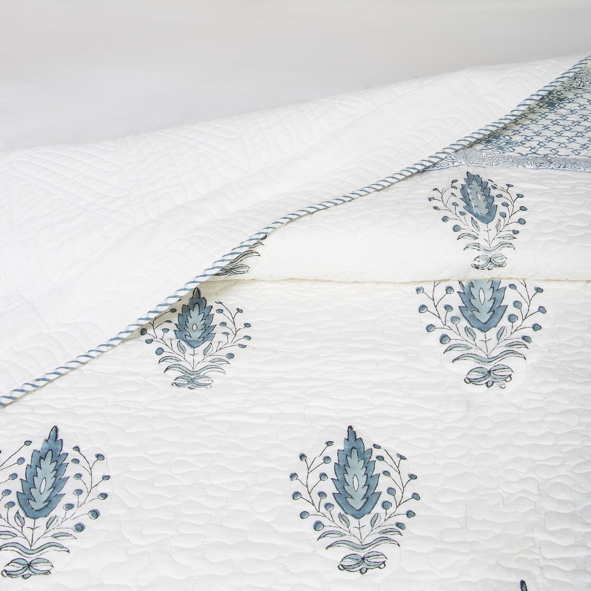 Leaf Hand Block Printed Cotton Machine Quilt with Pillow Covers