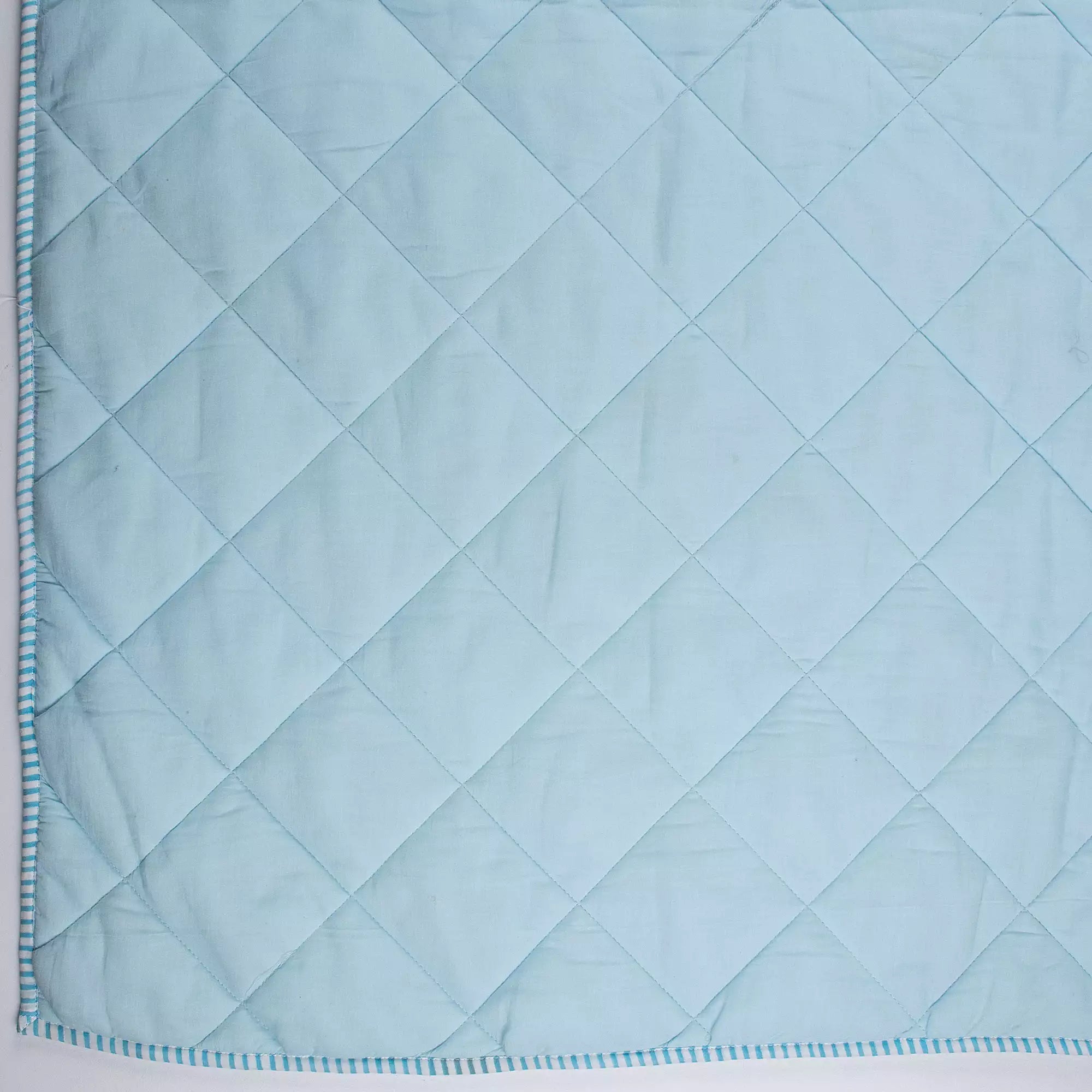 Luxurious Sky Blue Soft Reversible Machine Cotton Quilt
