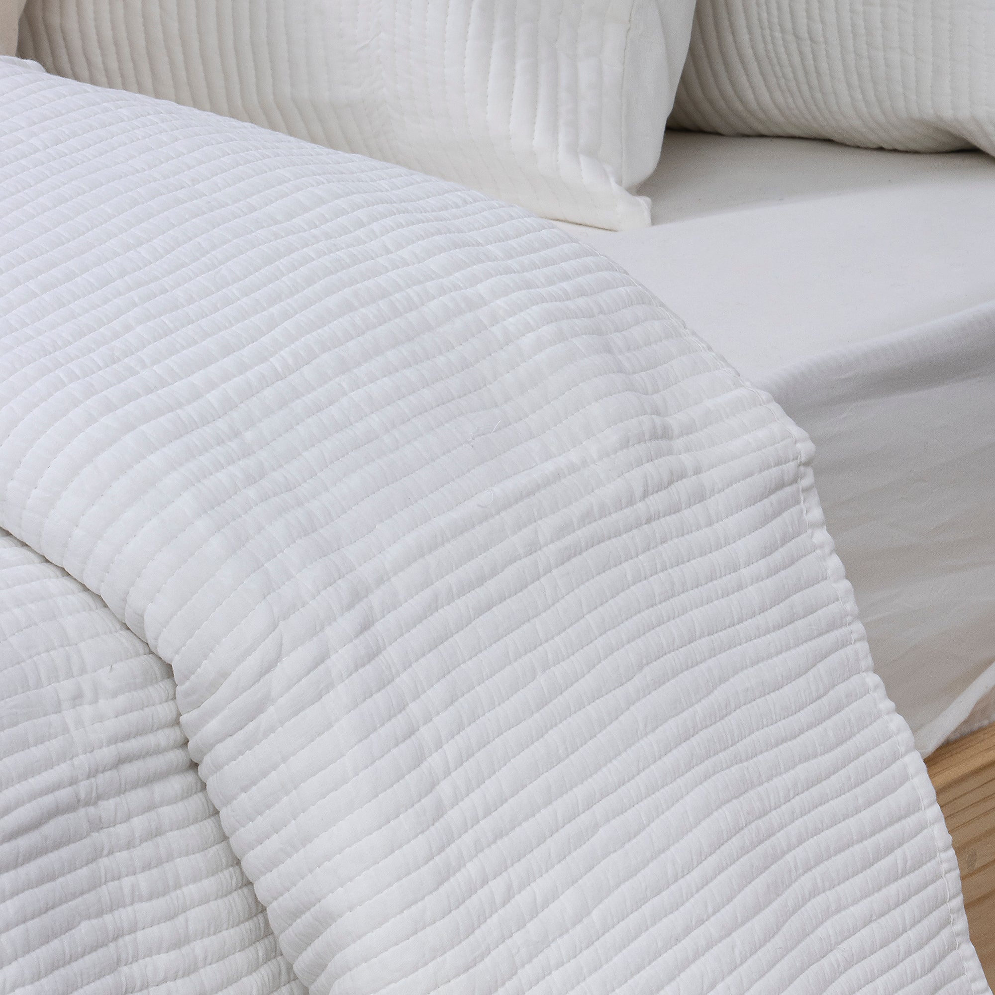 Machine Cotton Indian Quilt with Pillow Cover