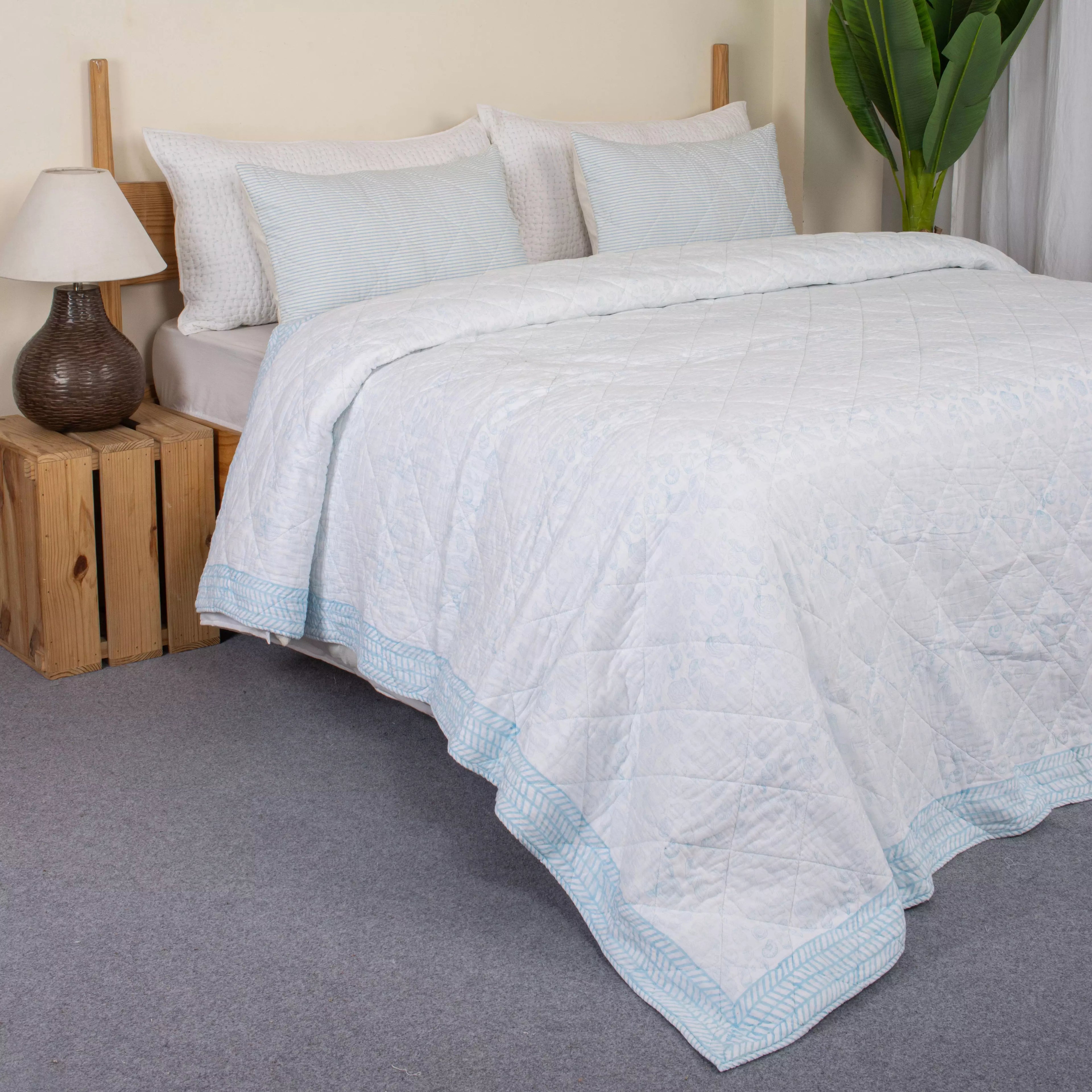 Premium White Reversible Pure Cotton Machine Quilt