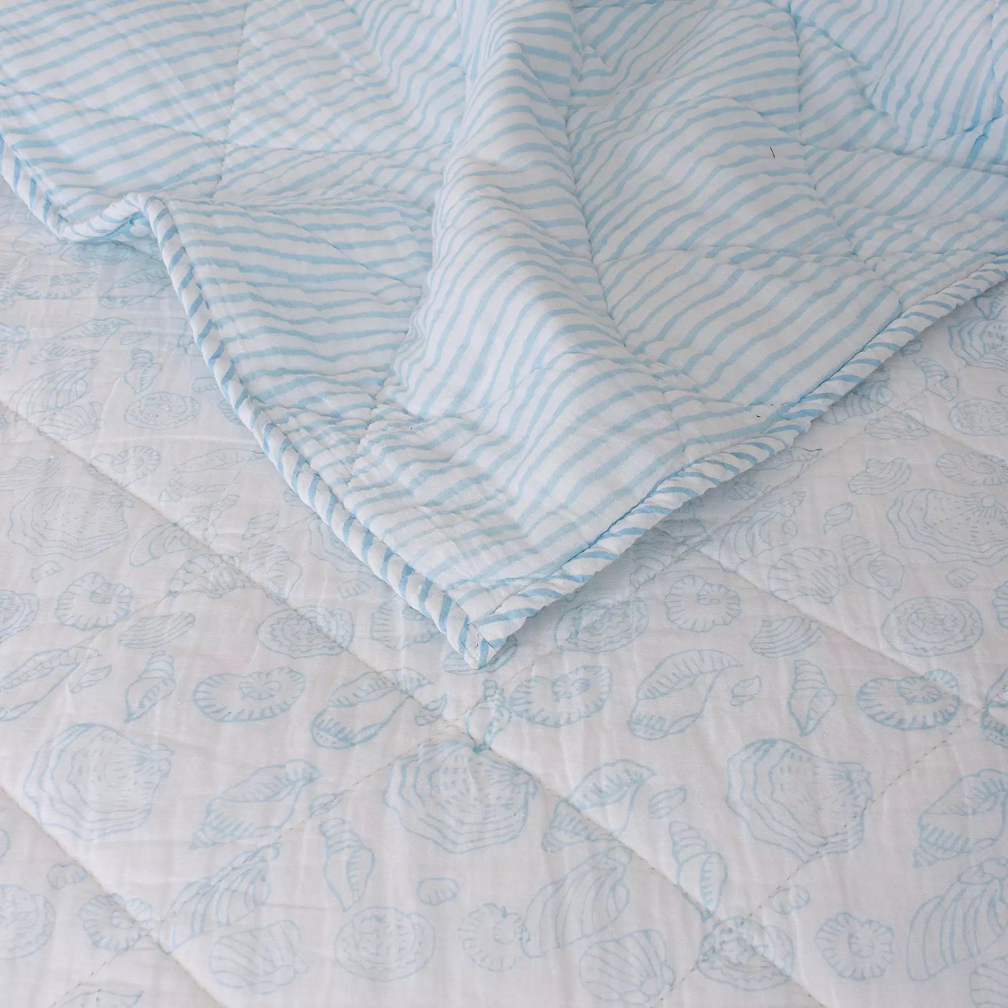 Premium White Reversible Pure Cotton Machine Quilt