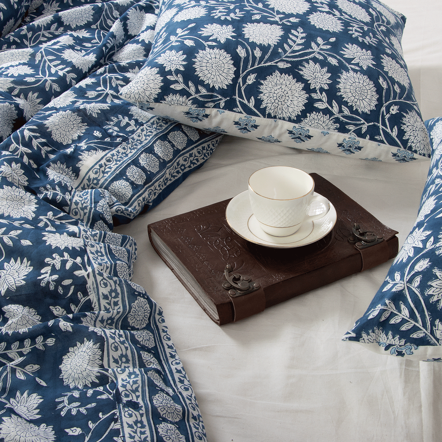 Floral Print Soft Cotton Blue Duvet Cover & Shams