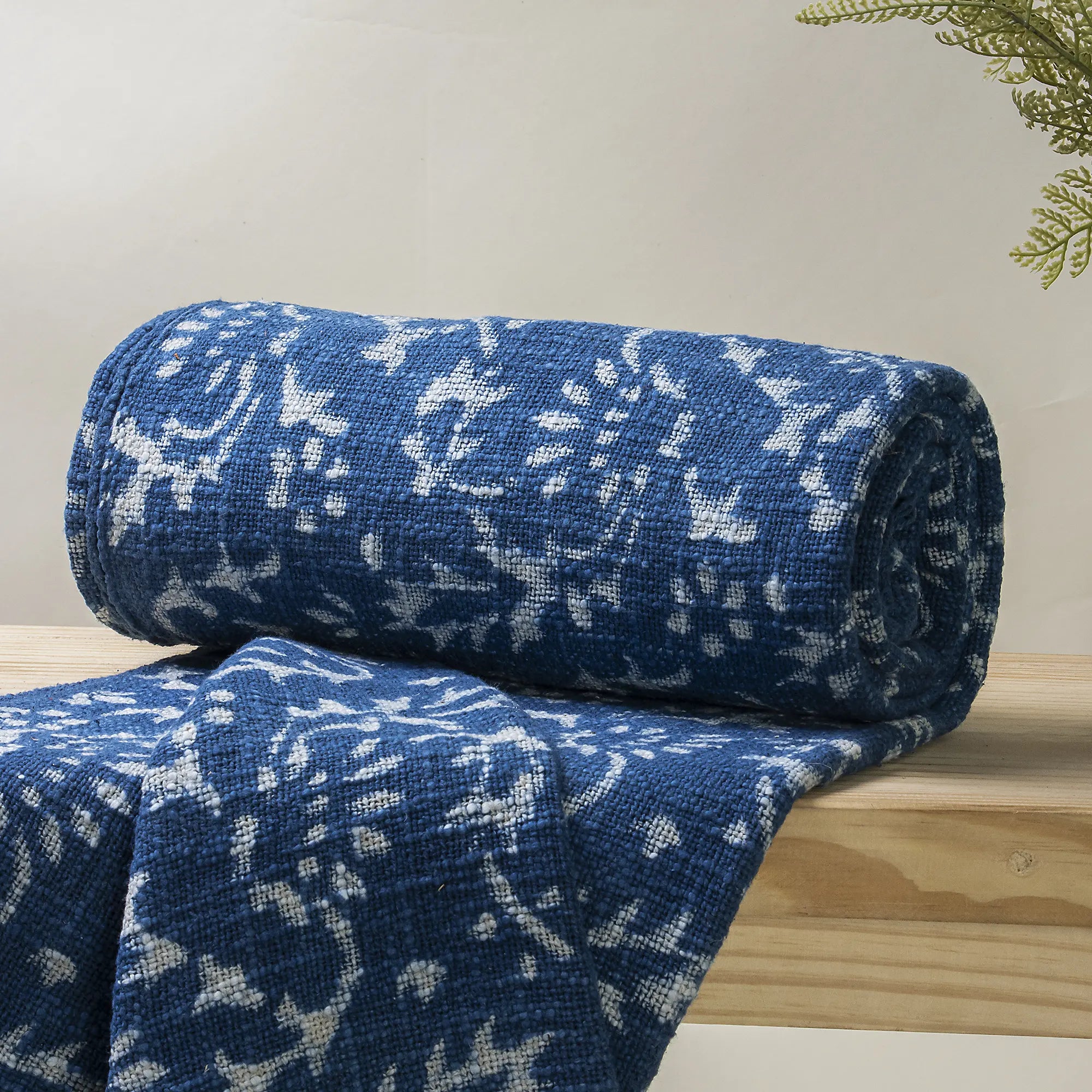 Trendy Cotton Luxury Throw Blankets For Home Decor in India