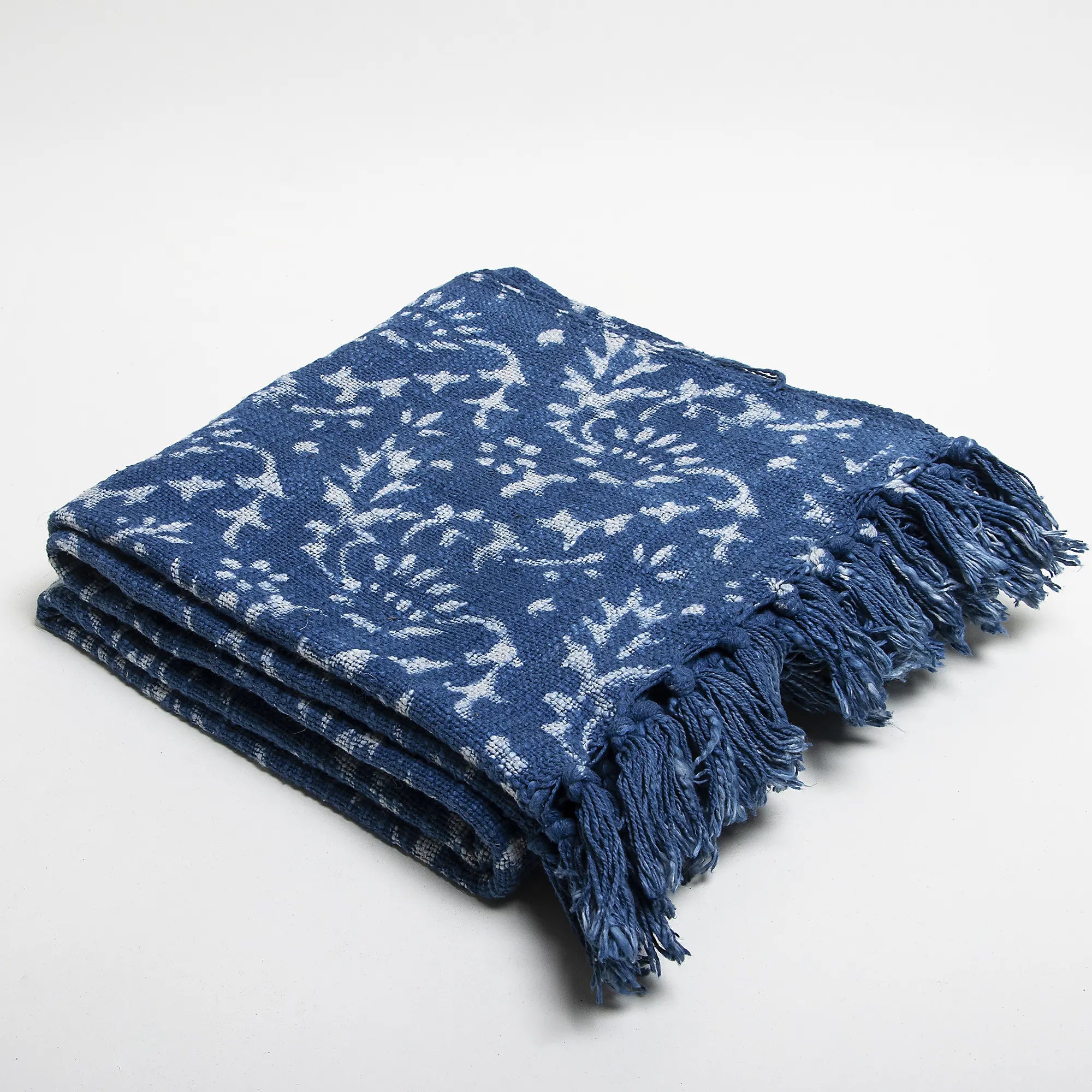 Trendy Cotton Luxury Throw Blankets For Home Decor in India