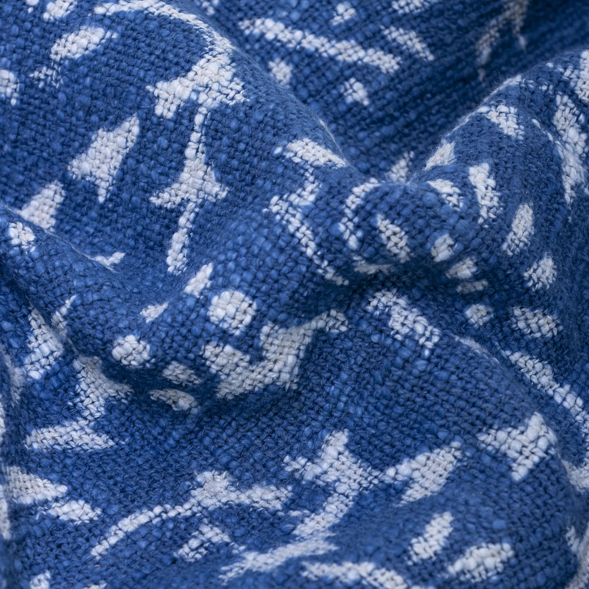 Trendy Cotton Luxury Throw Blankets For Home Decor in India