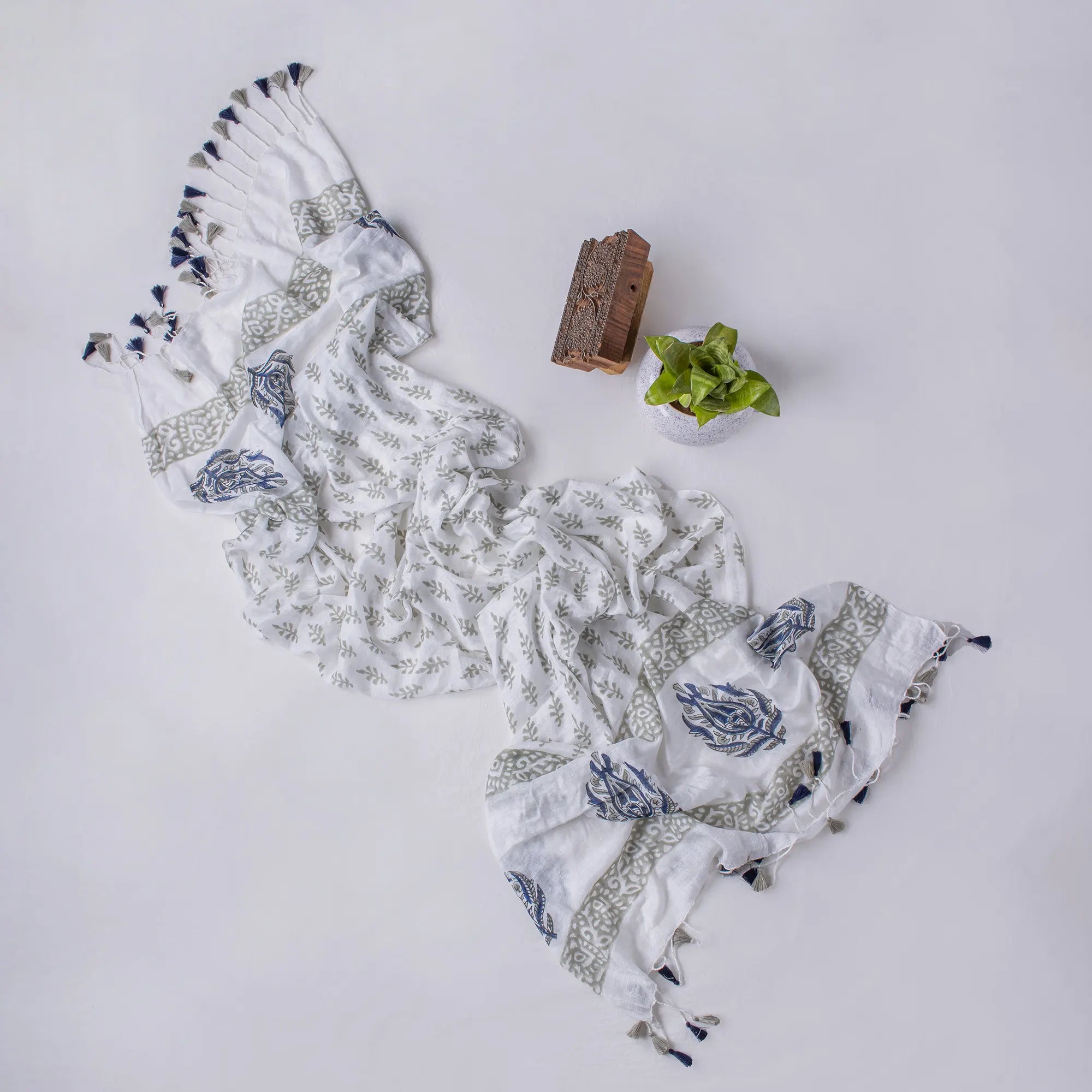 Handmade Grey Flower Printed Stoles Scarf