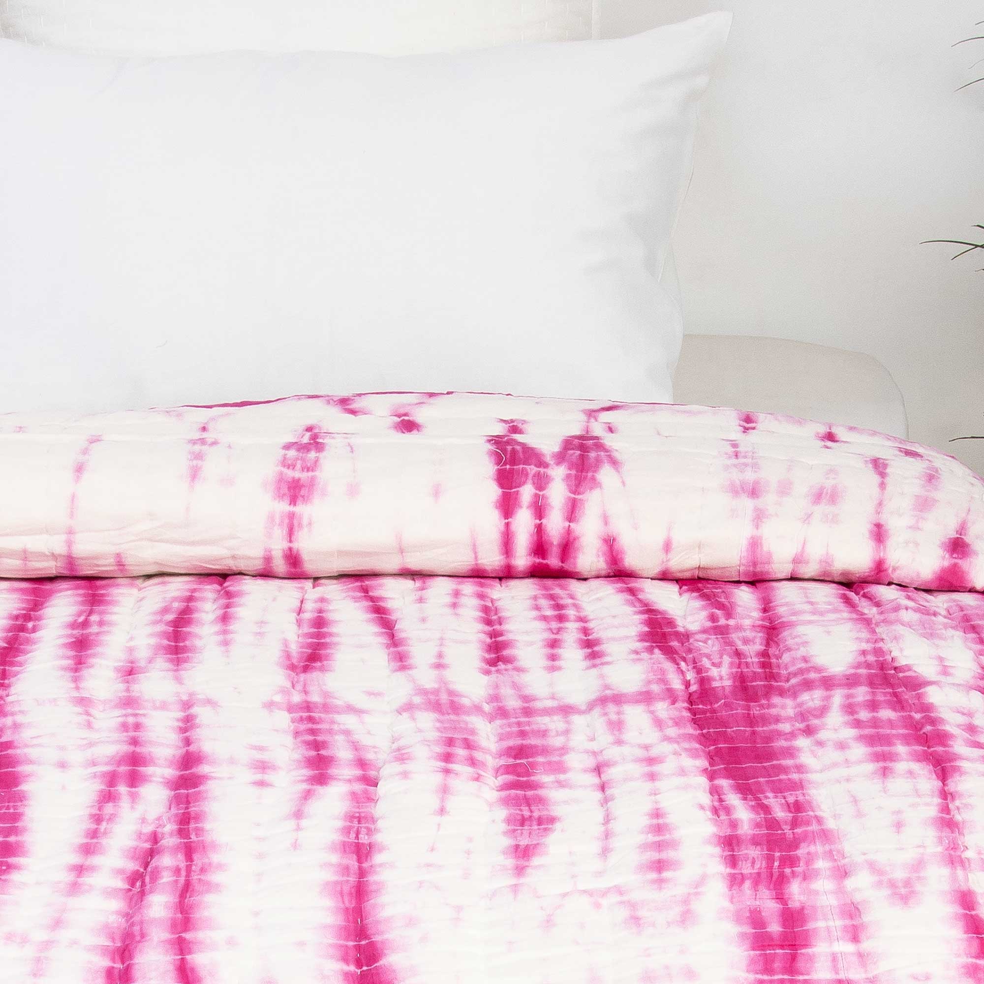 Stylish Pink Tie Dye Cotton Jaipuri Razai Quilts Online