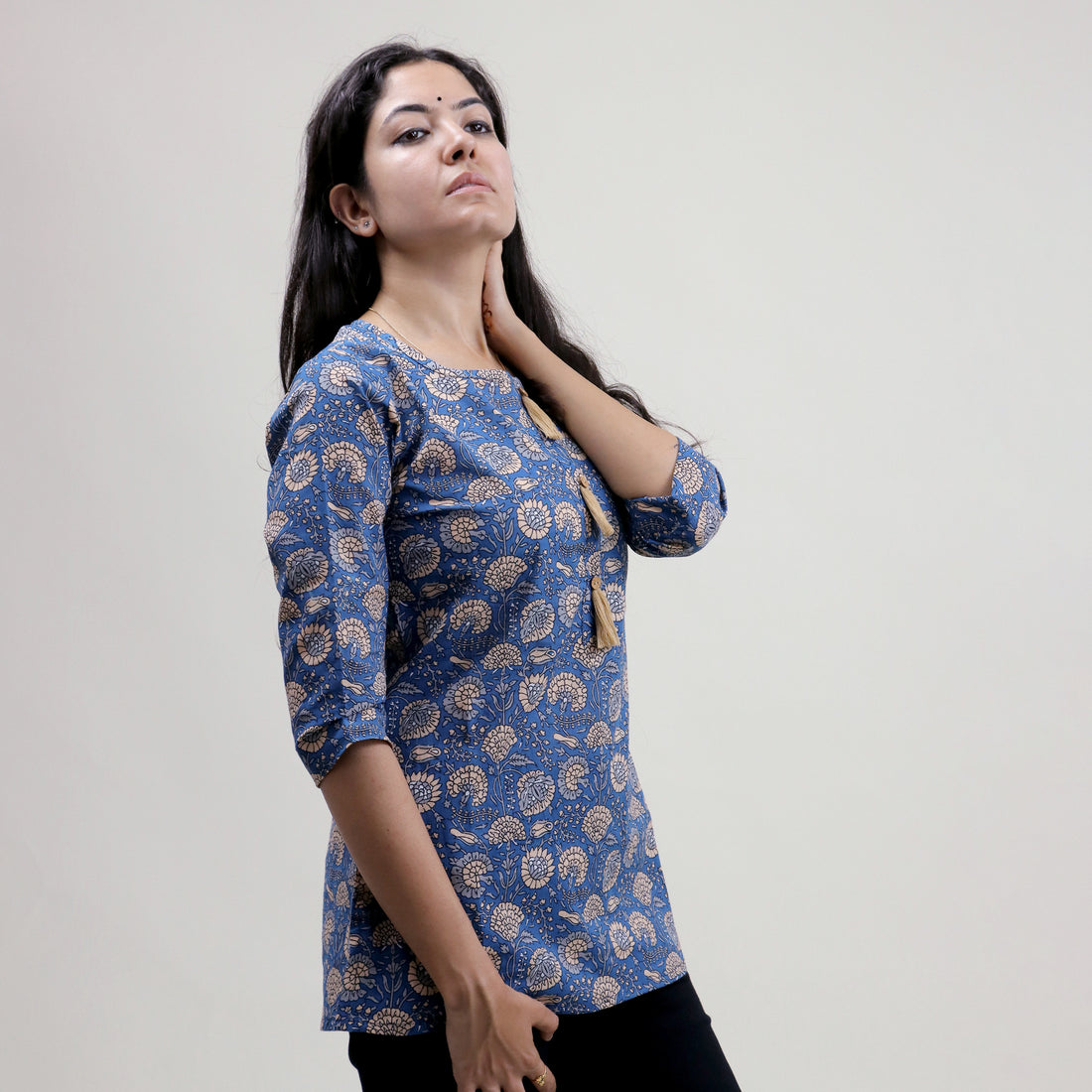 Blue Floral Modern Cotton Kurti For Women&