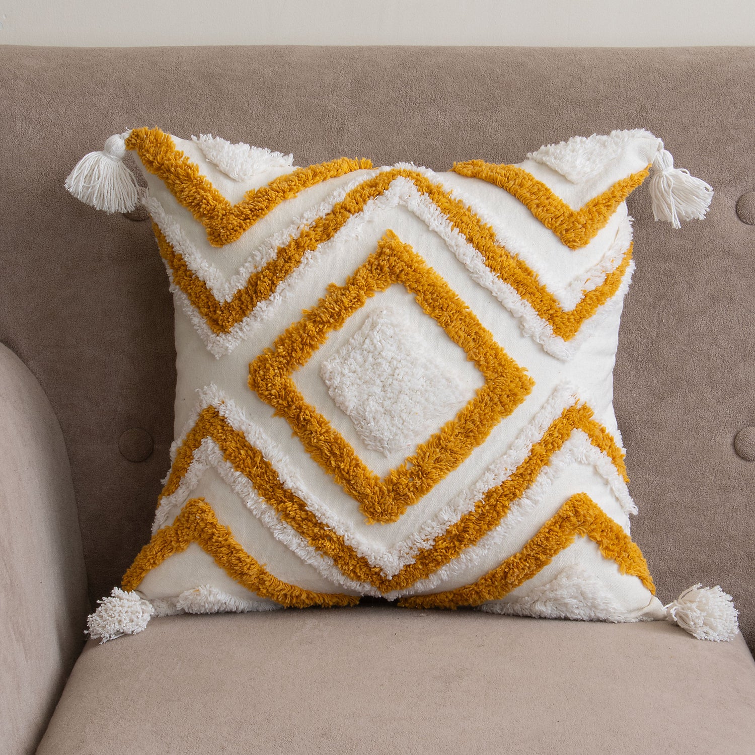 Curve Pattern Tufted Cushion Pillows Cover