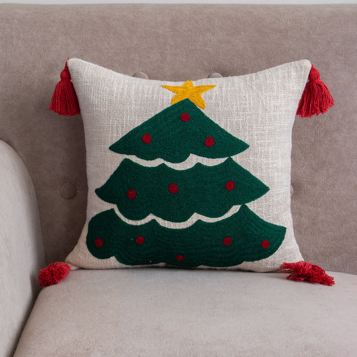 Christmas Tree Tufted Cushion Cover with Star