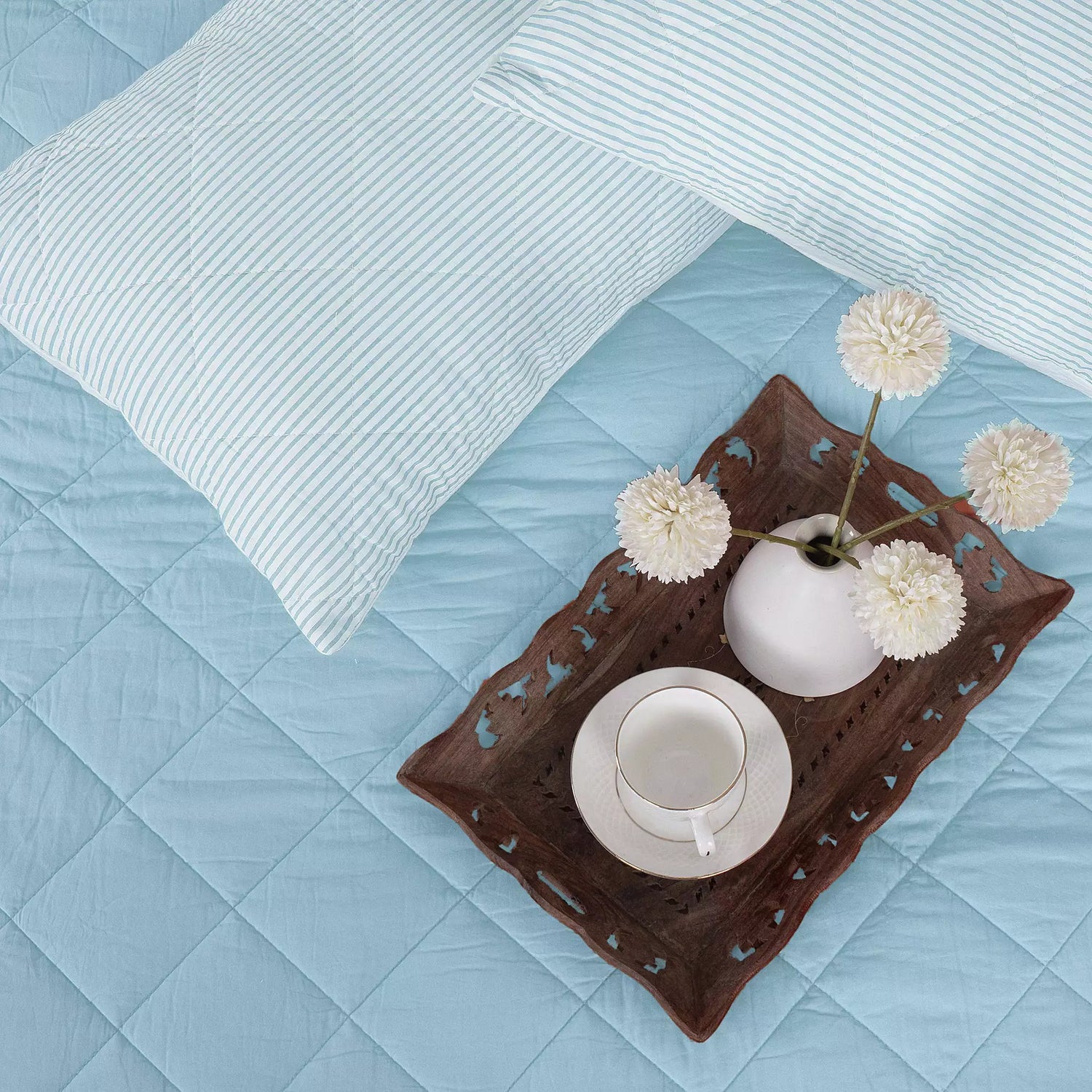 Luxurious Sky Blue Soft Reversible Machine Cotton Quilt