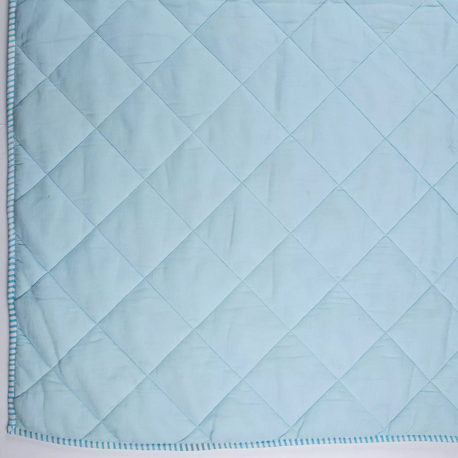 Luxurious Sky Blue Soft Reversible Machine Cotton Quilt