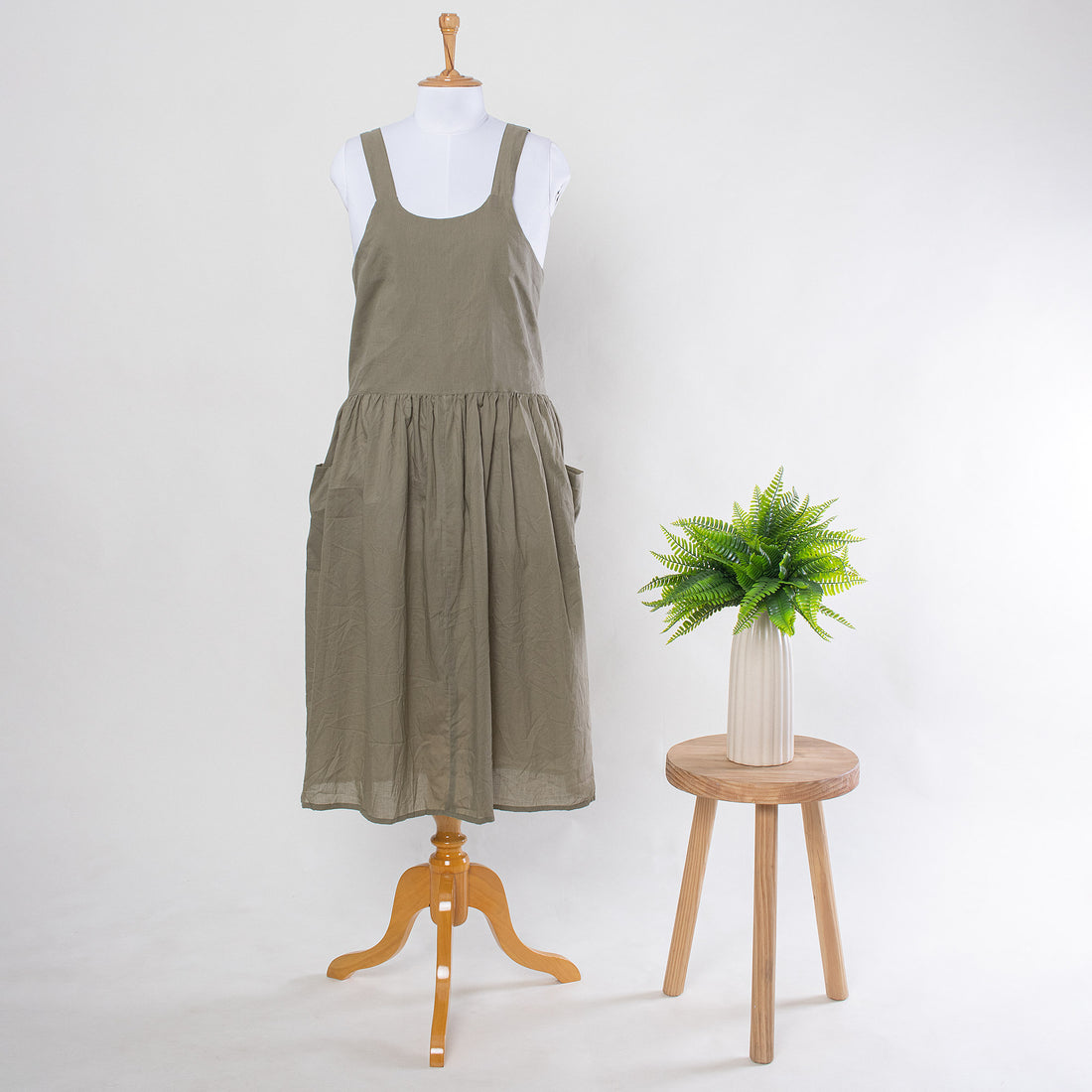 Natural Dyed Plain Women Apron for Cooking