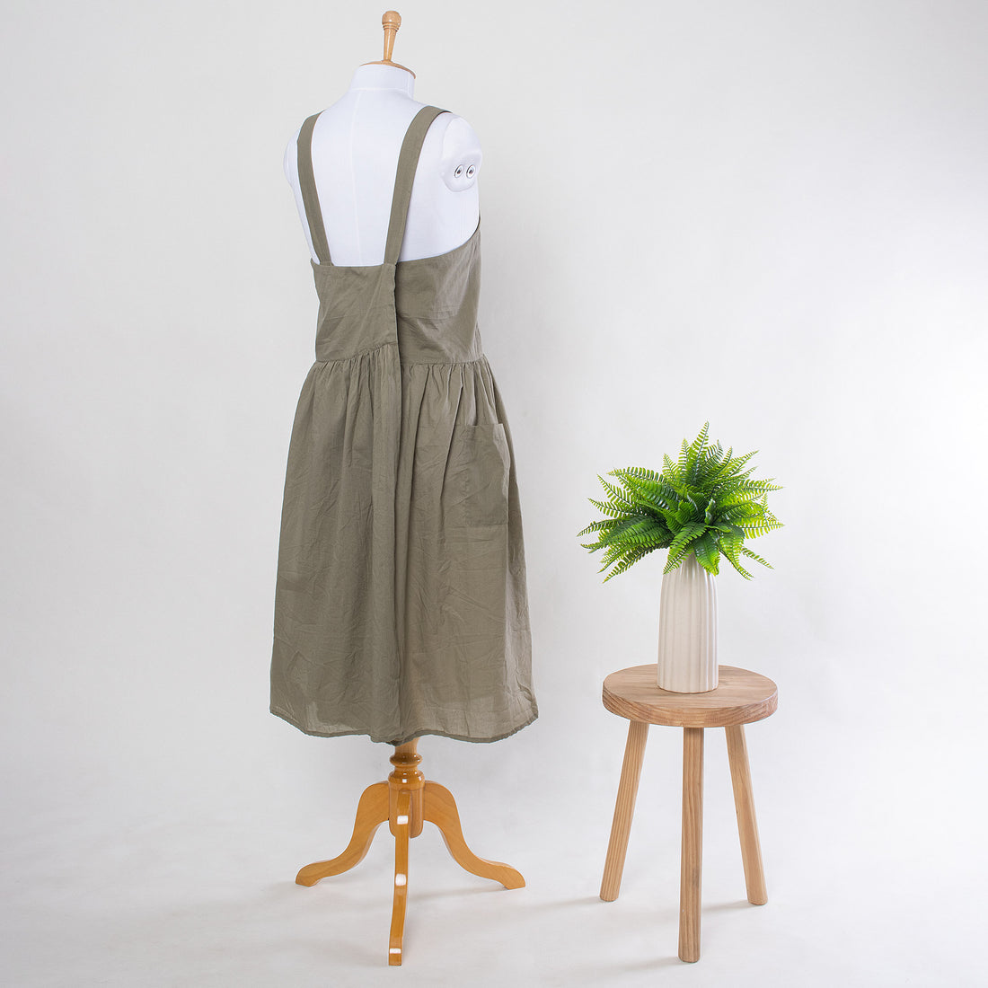 Natural Dyed Plain Women Apron for Cooking