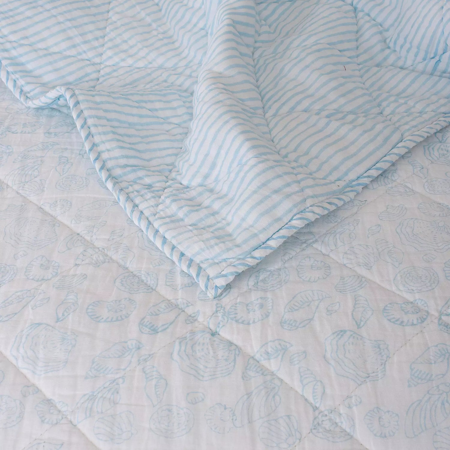 Premium White Reversible Pure Cotton Machine Quilt