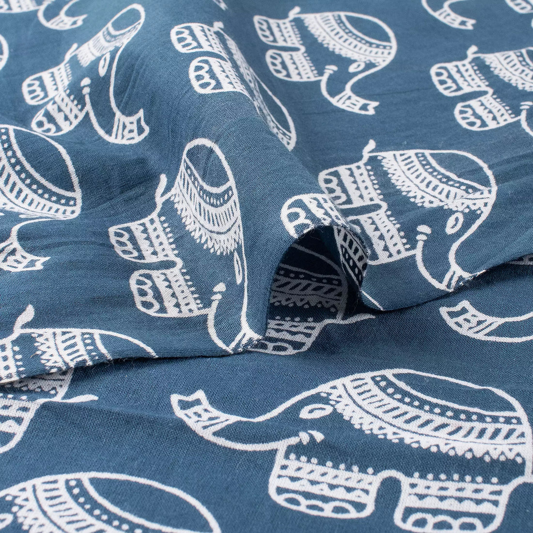 Elephant Printed Cotton Discharge Fabric for Clothing