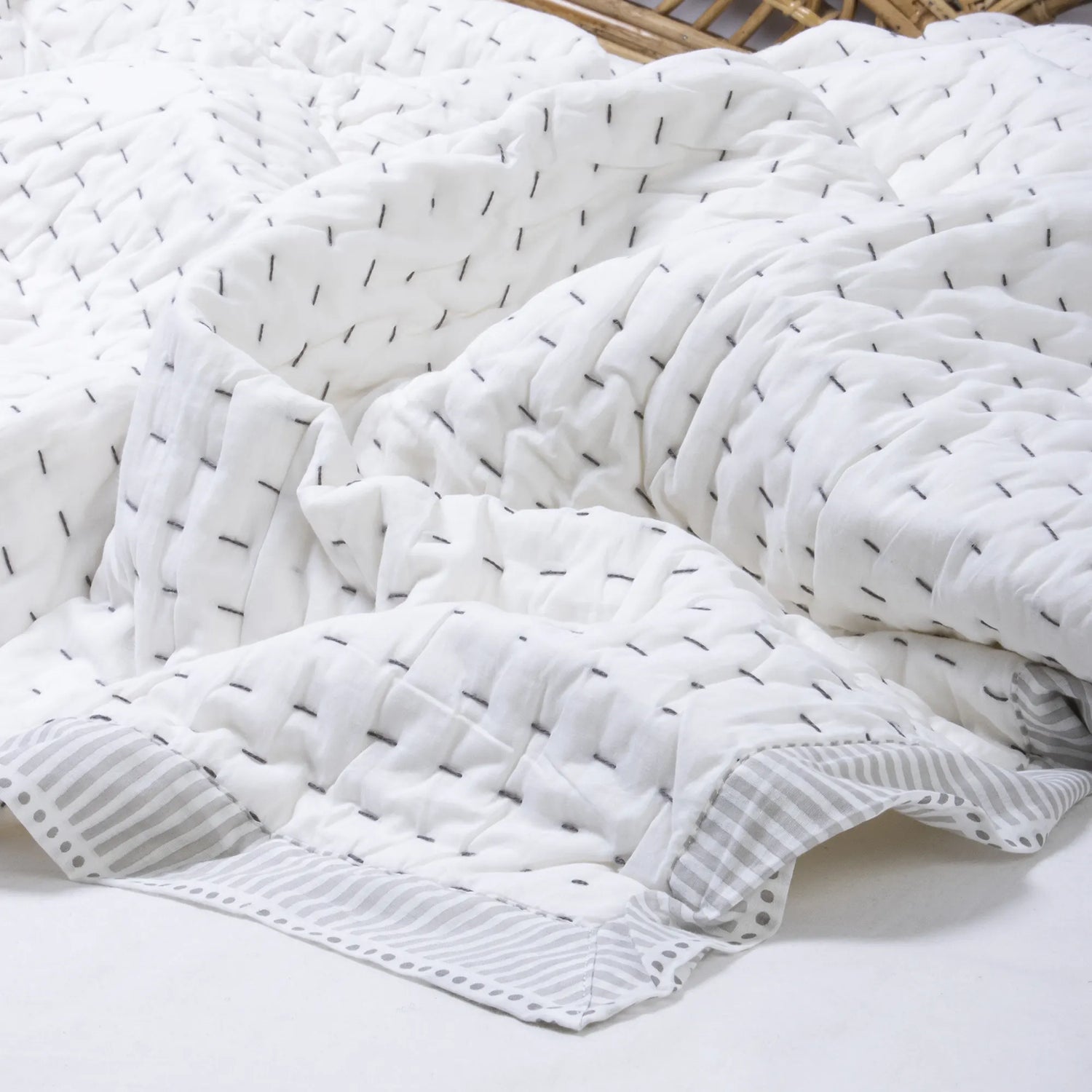 Grey Stripe Print Cotton Kantha Quilts &amp; Razai Online