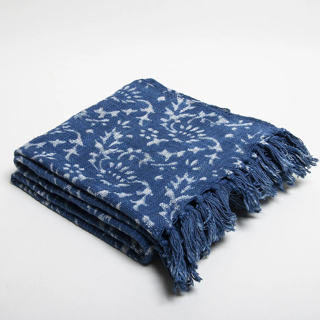 Trendy Cotton Luxury Throw Blankets For Home Decor in India