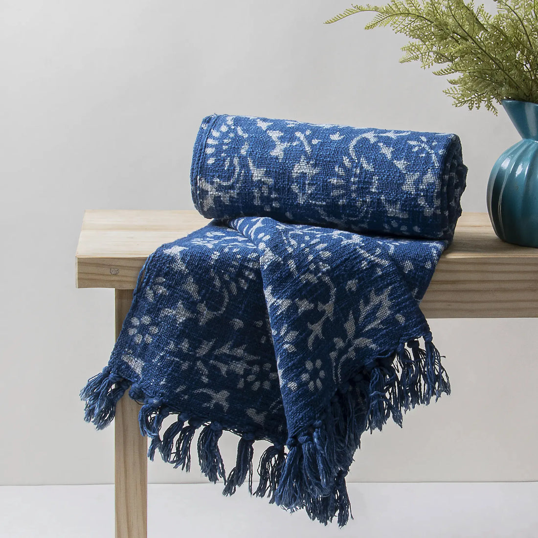 Trendy Cotton Luxury Throw Blankets For Home Decor in India
