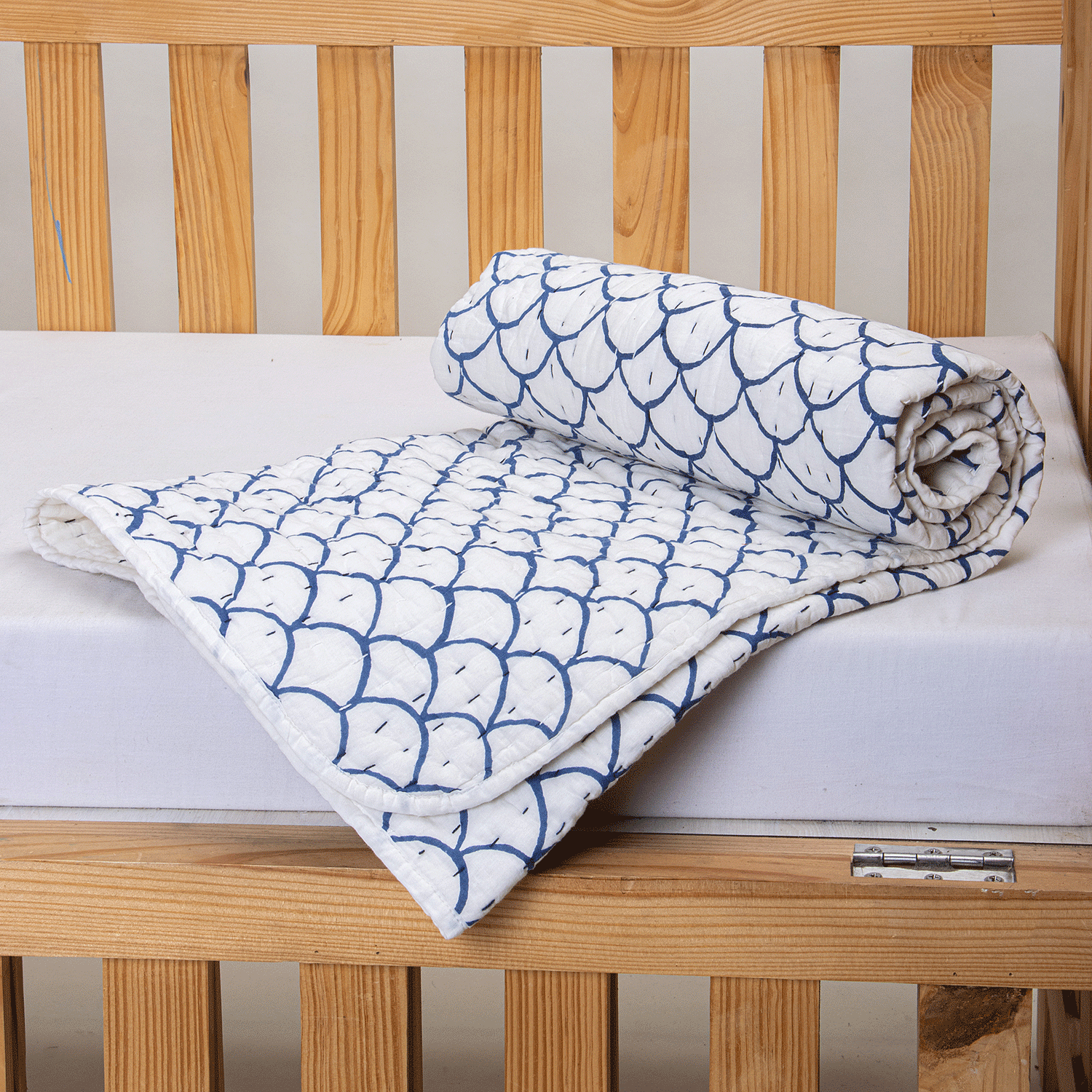 Blue Wave Print Baby Blankets for Summer