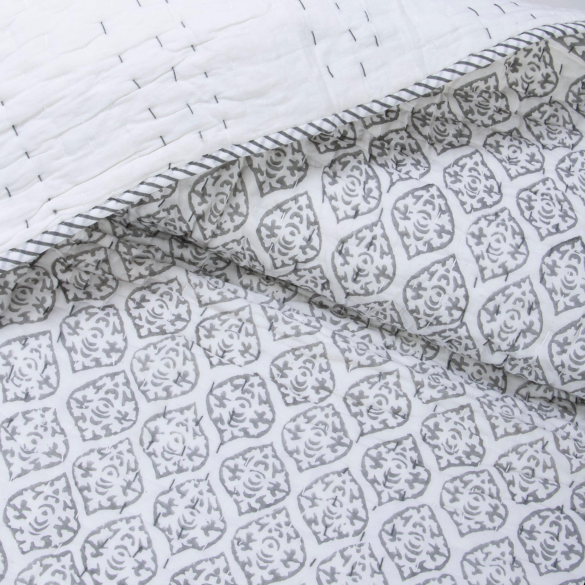 Grey Design Thin Cotton Blankets for Summer
