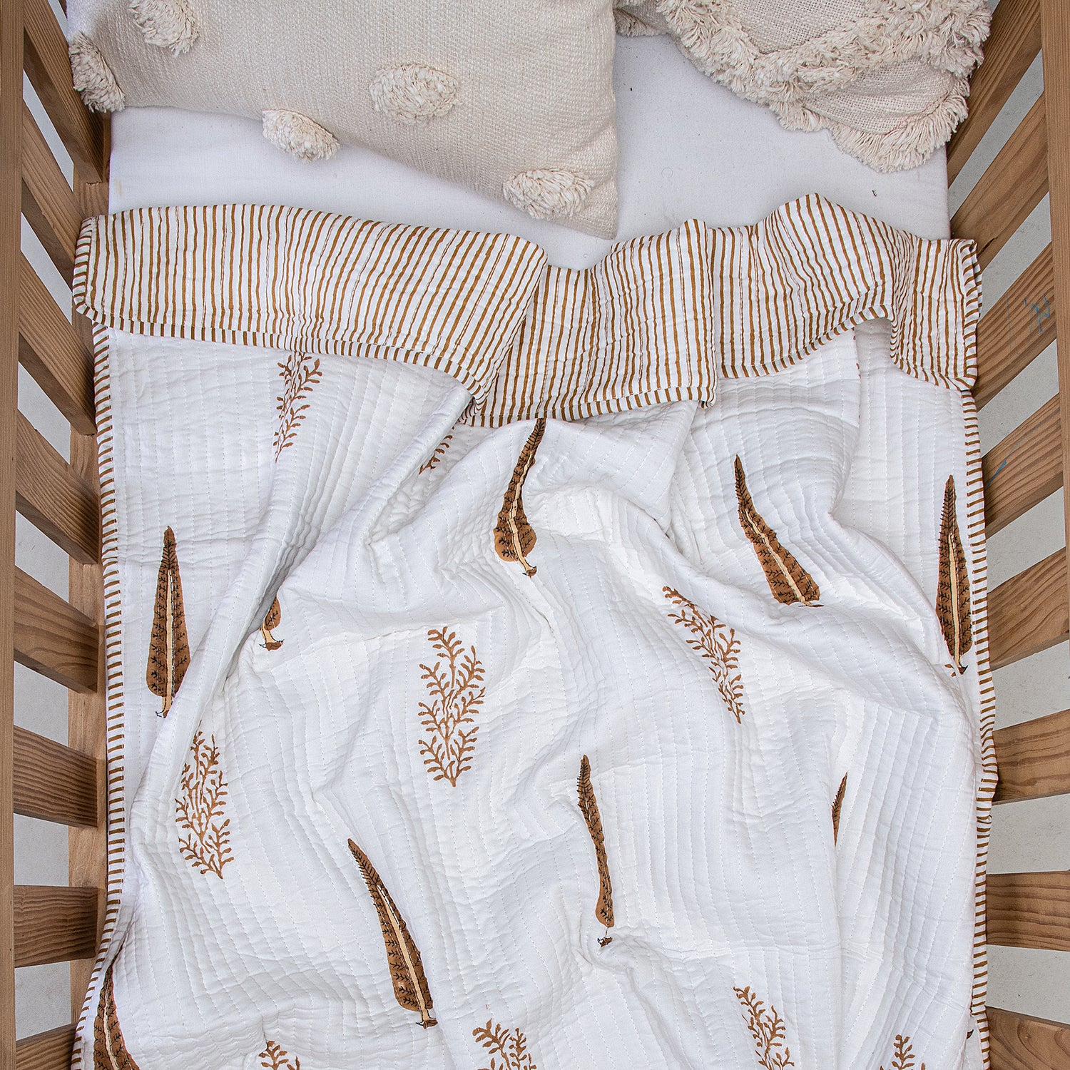 Brown Leaf Print Soft Cotton Baby Blankets for Winter