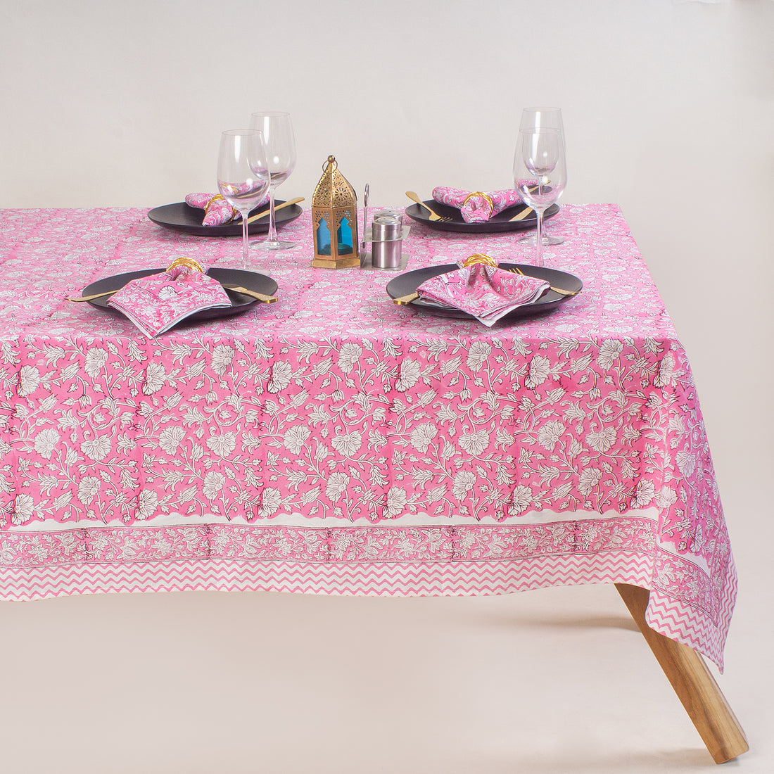 Pink Floral Print Cotton Table Cloth 6 Seater