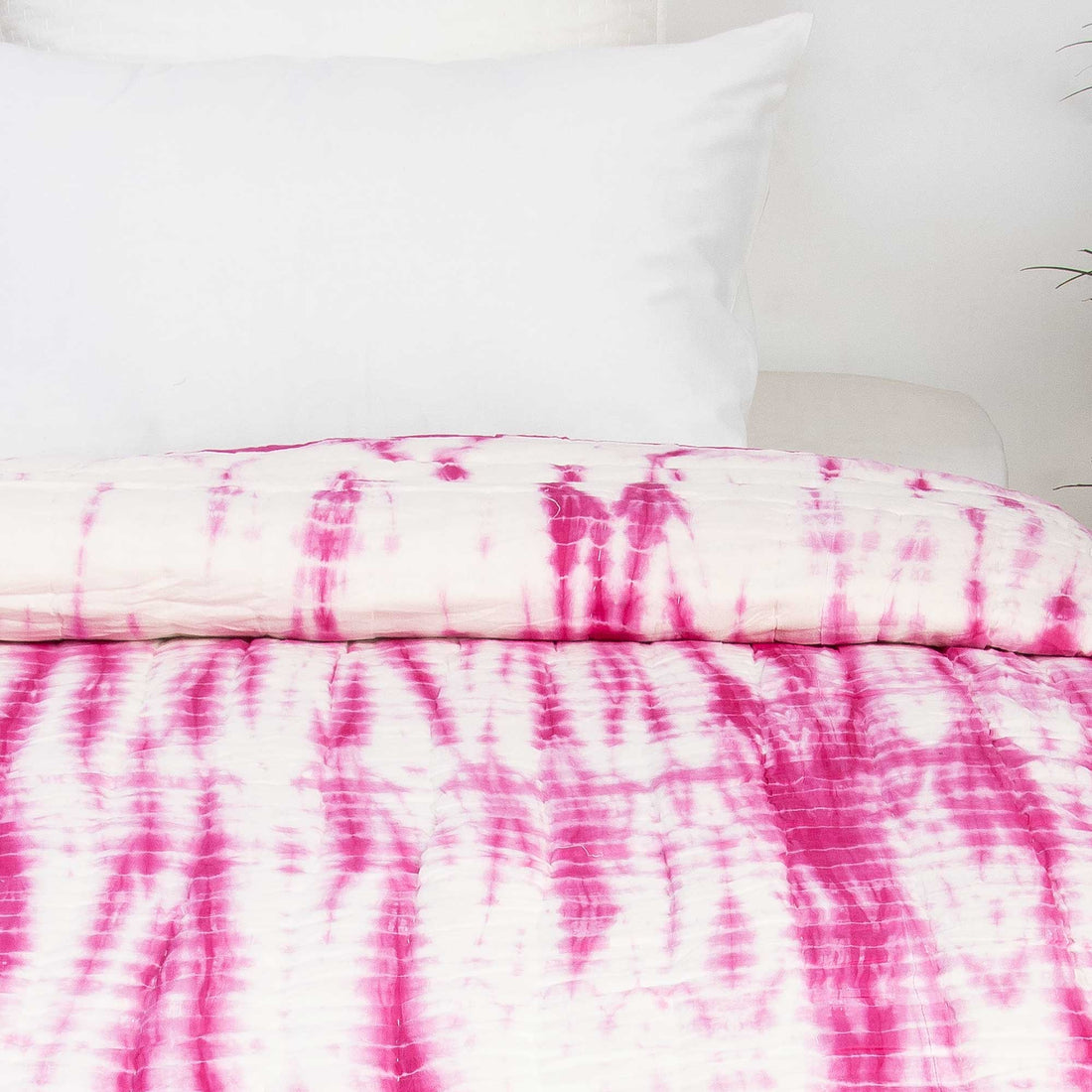 Stylish Pink Tie Dye Cotton Jaipuri Razai Quilts Online