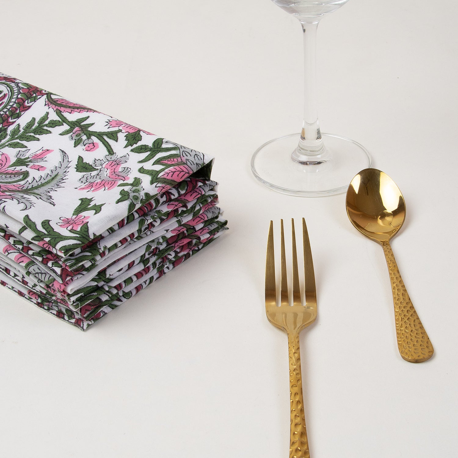 Sustainable Cotton Red Floral Border Napkin Cloth